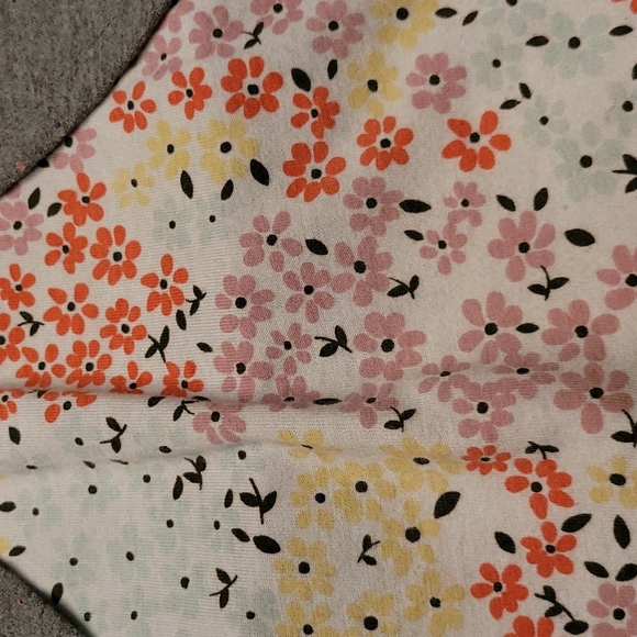 BCBG GIRL TOP. GREY THICKER TEE LIGHTLY SPECKLED WITH COLORFUL THREADING SIZE4T - Picture 6 of 7